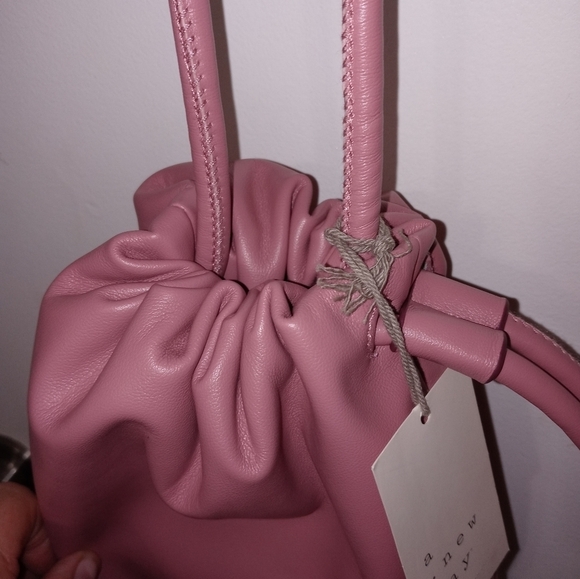 A New Day Rose pink Faux Leather Cinch Purse w Shoulder Strap. Lined - Picture 5 of 6